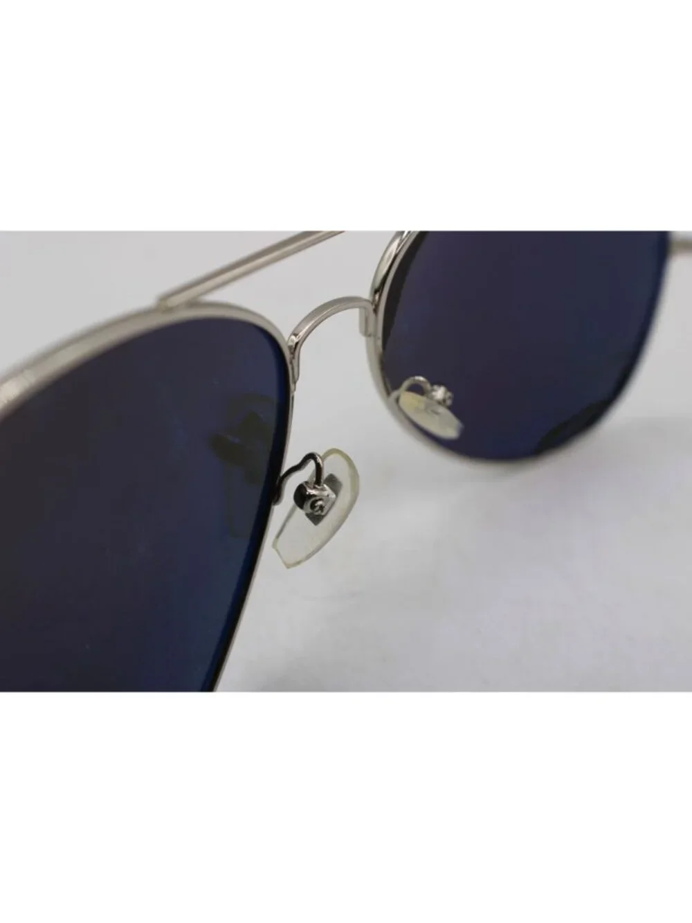 Aviator Sunglasses Silver Frames Gray Mirrored Lenses Cleaning Pouch By Hoffco